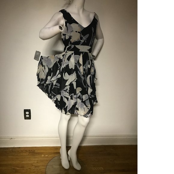 Le Chateau Lilac Purple Lavender Floral Swing ruffle pleated cocktail dress NWT - Picture 4 of 12